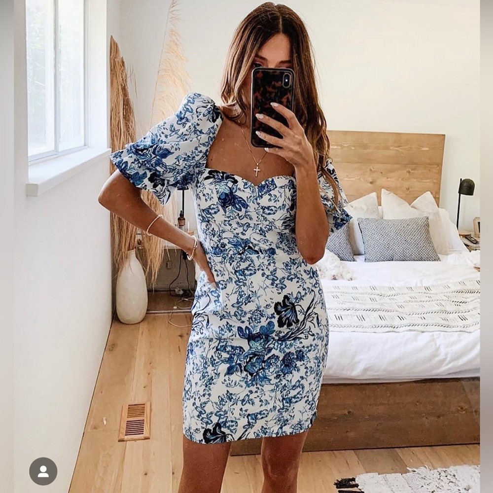 Vici Tao Floral Puff Sleeve Dress